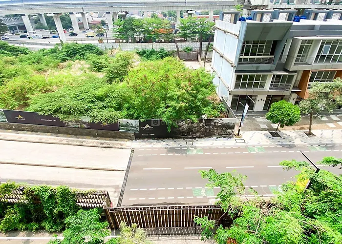 Modern Studio At Gateway Park Lrt City Bekasi Apartment By Travelio