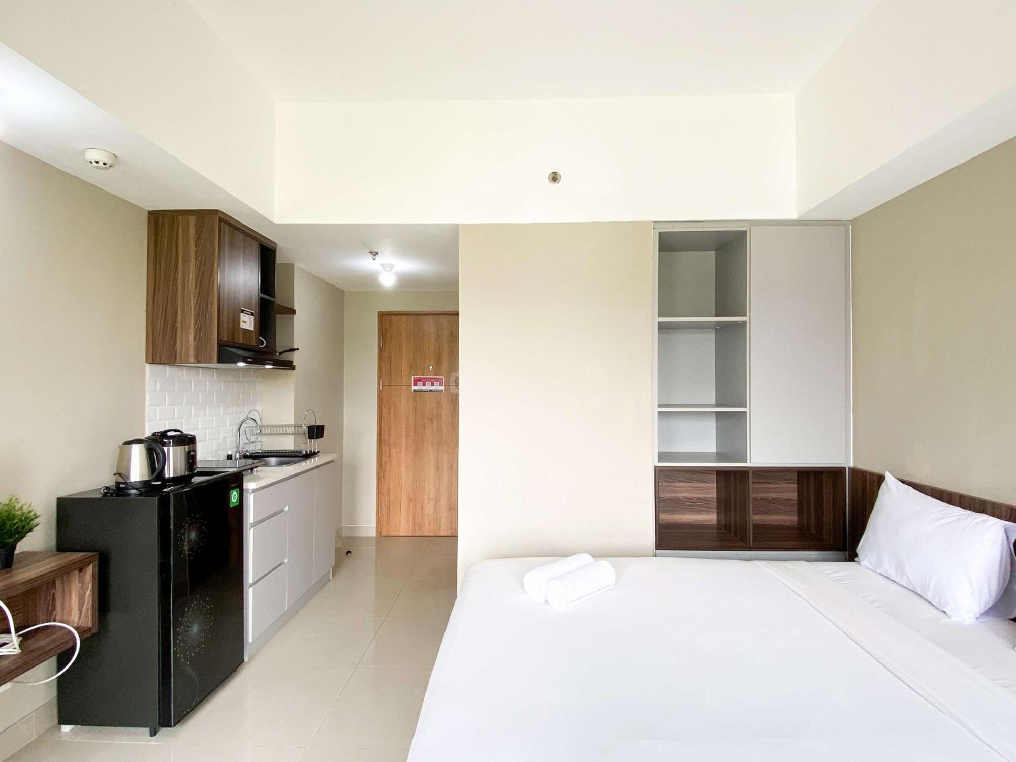 Apartemen Modern At Gateway Park Lrt By Travelio