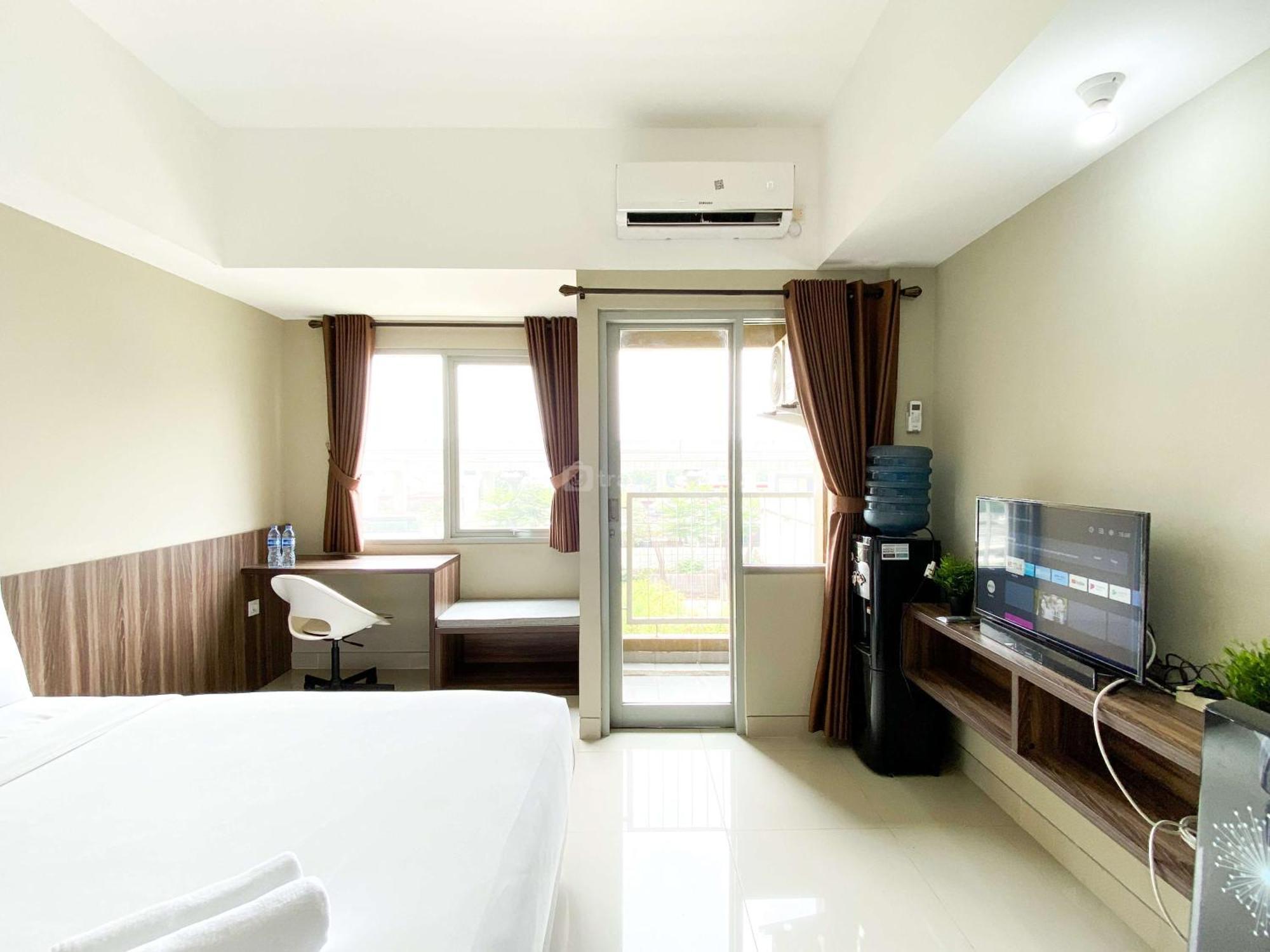 Modern At Gateway Park Lrt By Travelio Apartemen Bekasi