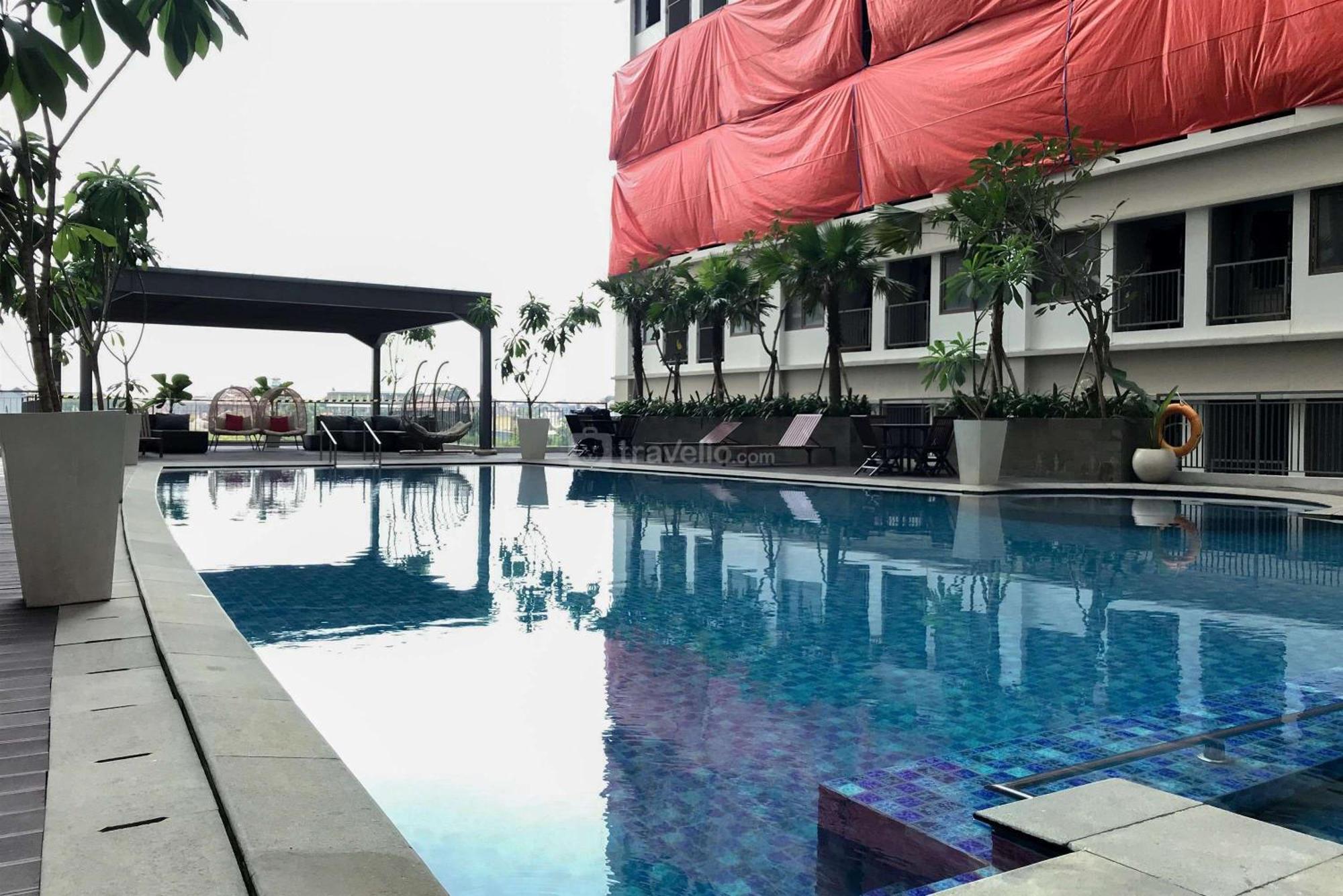 Apartemen Modern At Gateway Park Lrt By Travelio